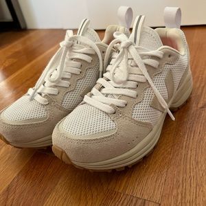 Vejas Alveomesh sneakers